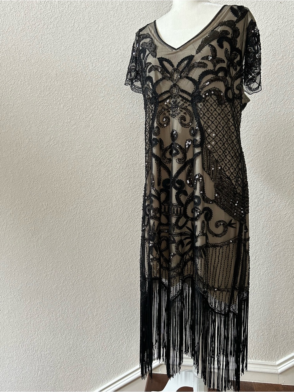 Unique Vintage dress 16 Sequined flapper style Fringe and beads Black EUC